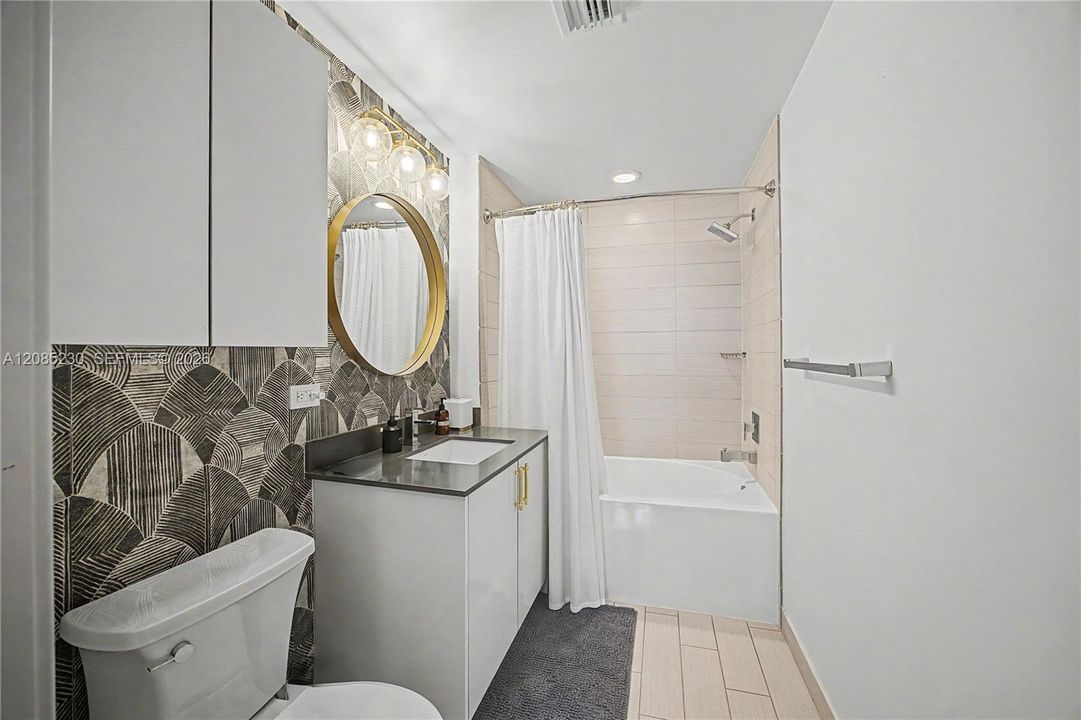На продажу: $699,000 (2 спален, 2 ванн, 1096 Квадратных фут)
