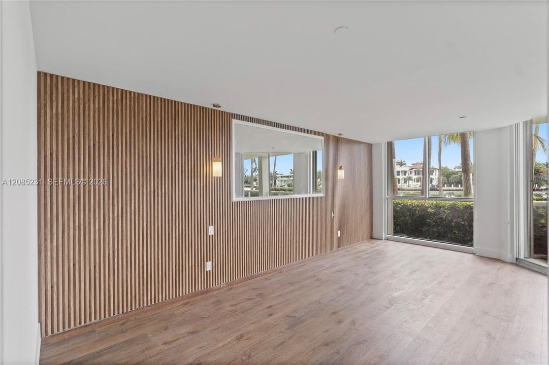 For Rent: $10,750 (4 beds, 2 baths, 2800 Square Feet)