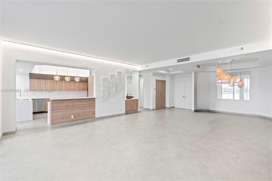 For Rent: $10,750 (4 beds, 2 baths, 2800 Square Feet)