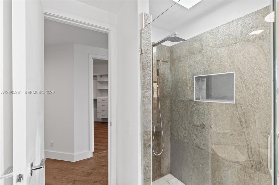 For Rent: $10,750 (4 beds, 2 baths, 2800 Square Feet)