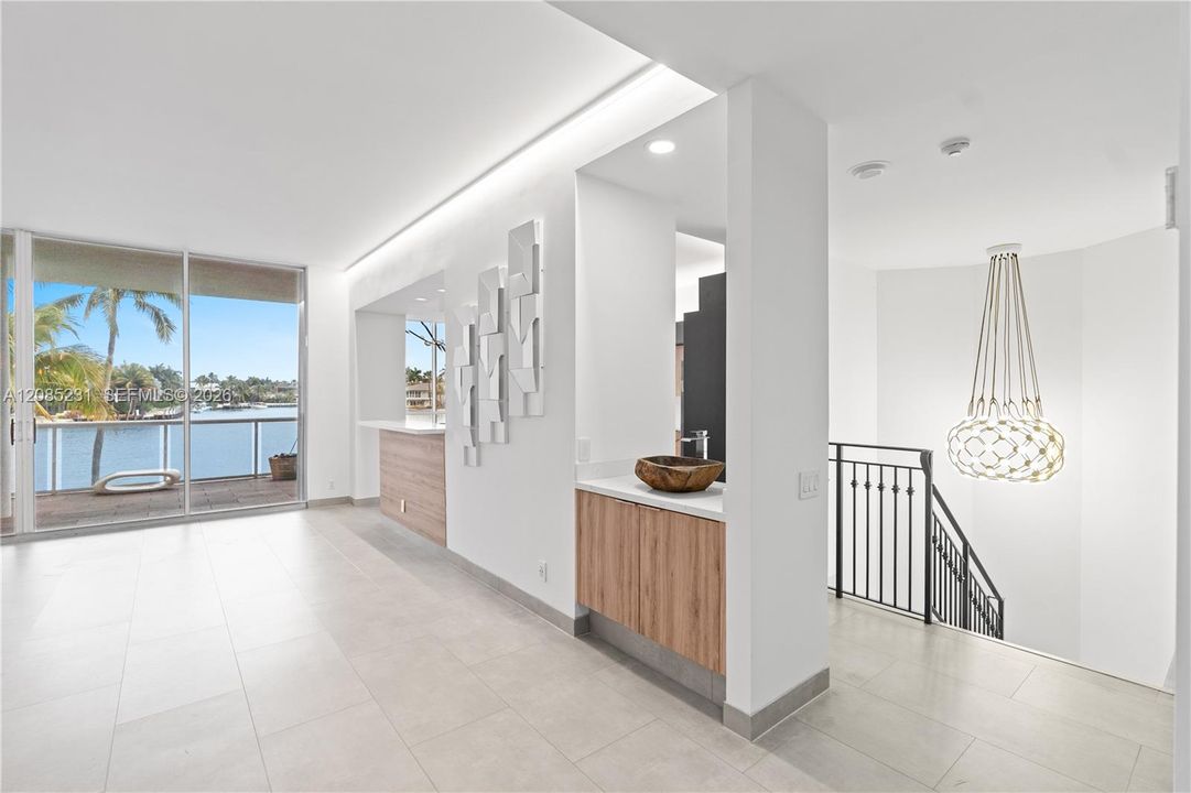 For Rent: $10,750 (4 beds, 2 baths, 2800 Square Feet)