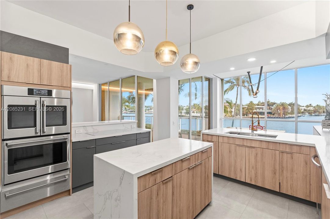 For Rent: $10,750 (4 beds, 2 baths, 2800 Square Feet)