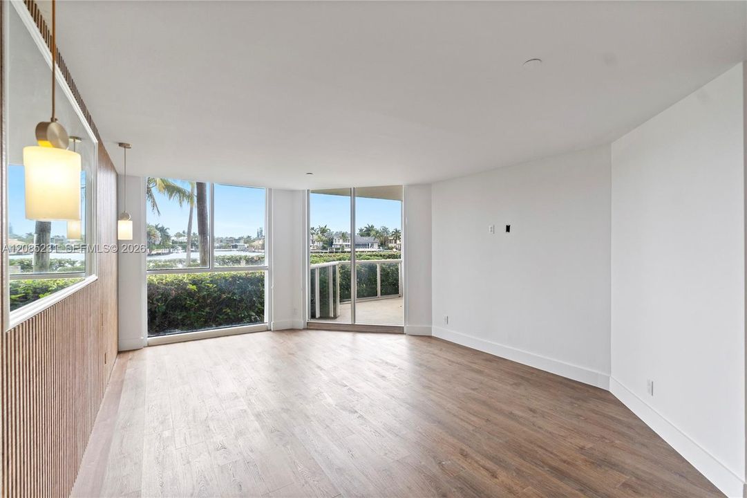 For Rent: $10,750 (4 beds, 2 baths, 2800 Square Feet)