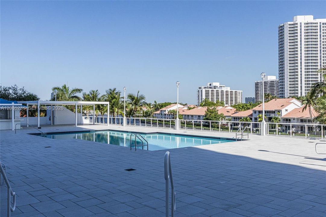 For Rent: $10,750 (4 beds, 2 baths, 2800 Square Feet)
