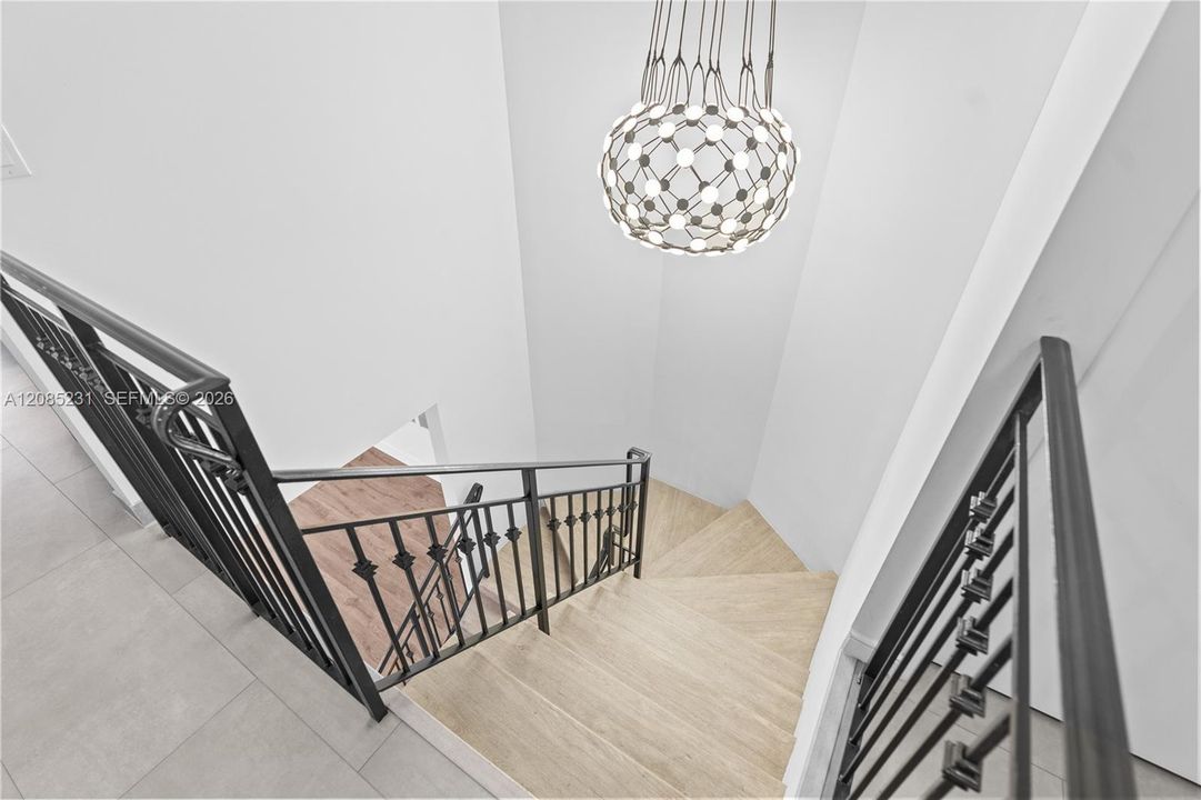 For Rent: $10,750 (4 beds, 2 baths, 2800 Square Feet)