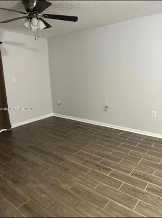В аренду: $2,200 (2 спален, 2 ванн, 1000 Квадратных фут)