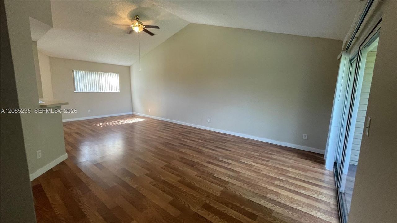В аренду: $1,650 (1 спален, 1 ванн, 872 Квадратных фут)