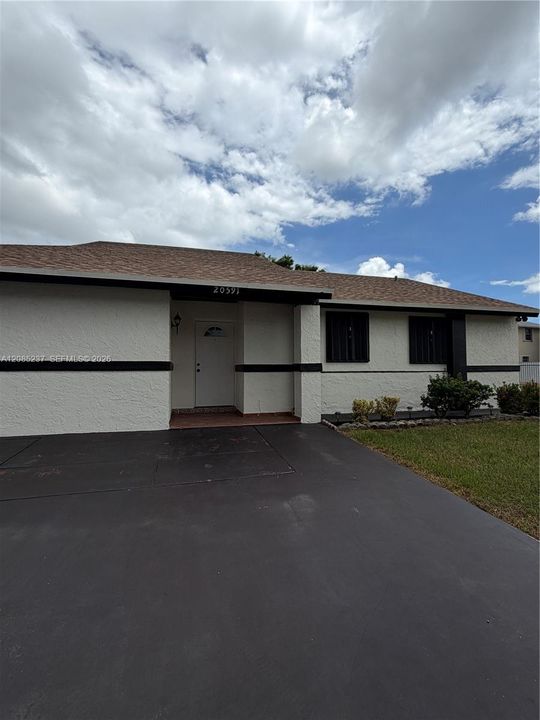 For Rent: $3,350 (3 beds, 2 baths, 1367 Square Feet)