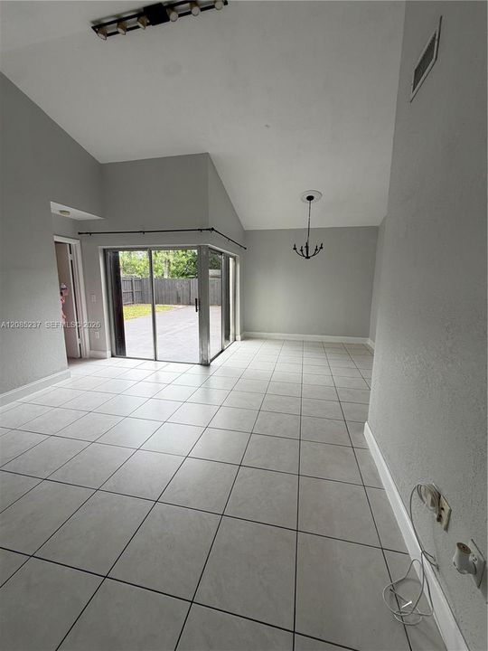 For Rent: $3,350 (3 beds, 2 baths, 1367 Square Feet)