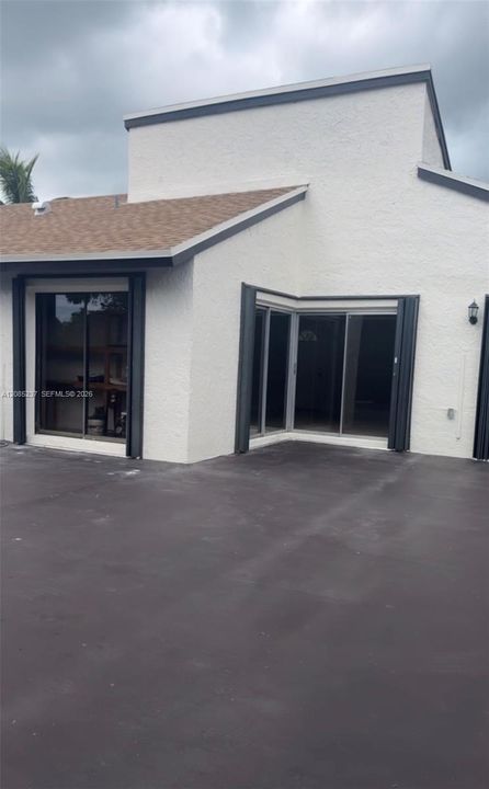 For Rent: $3,350 (3 beds, 2 baths, 1367 Square Feet)
