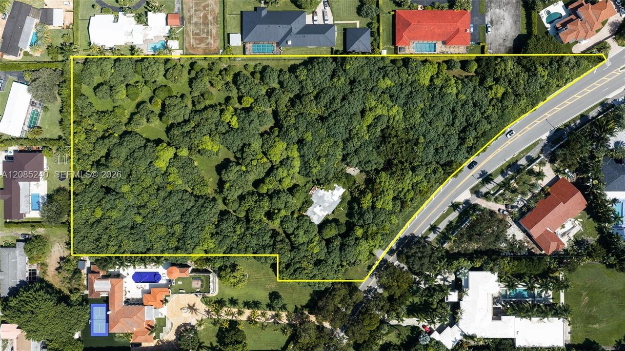 For Sale: $10,995,000 (5.20 acres)