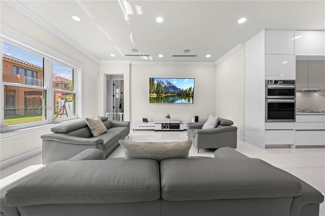 For Sale: $849,999 (4 beds, 3 baths, 2422 Square Feet)