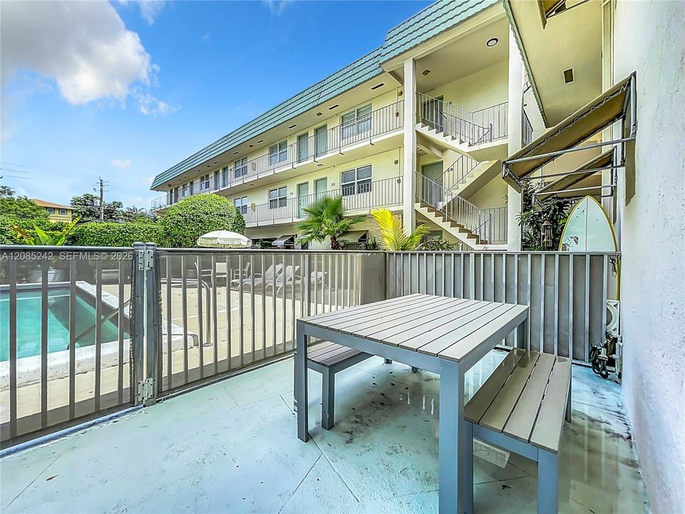 For Rent: $2,650 (1 beds, 1 baths, 519 Square Feet)