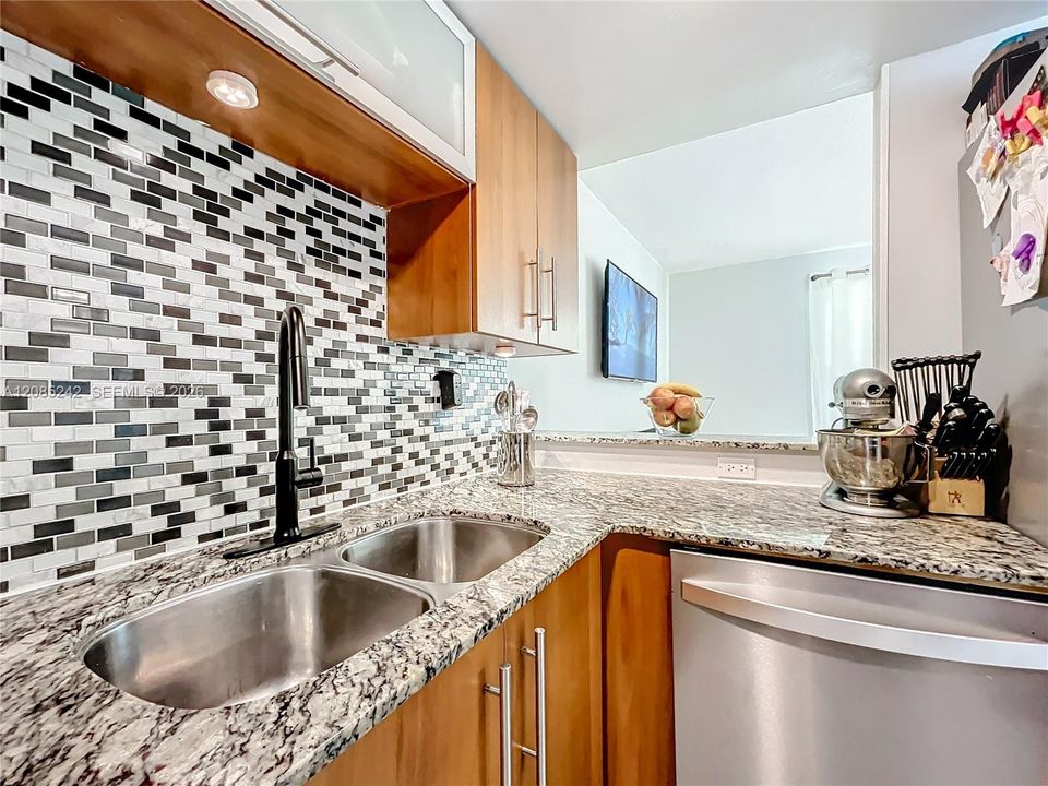 For Rent: $2,650 (1 beds, 1 baths, 519 Square Feet)