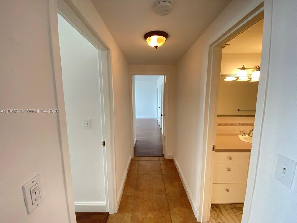En Renta: $5,395 (2 camas, 2 baños, 1909 Pies cuadrados)