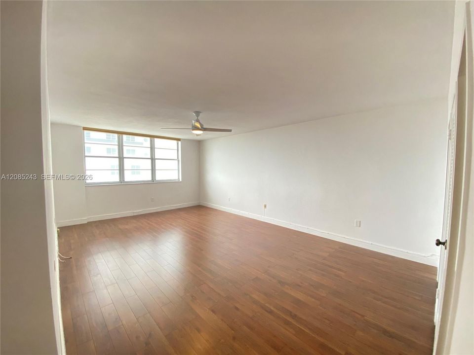 En Renta: $5,395 (2 camas, 2 baños, 1909 Pies cuadrados)