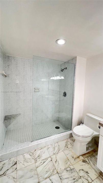 En Renta: $5,395 (2 camas, 2 baños, 1909 Pies cuadrados)