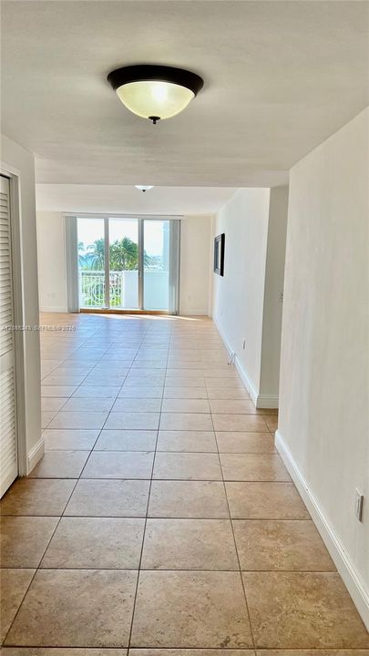 En Renta: $5,395 (2 camas, 2 baños, 1909 Pies cuadrados)