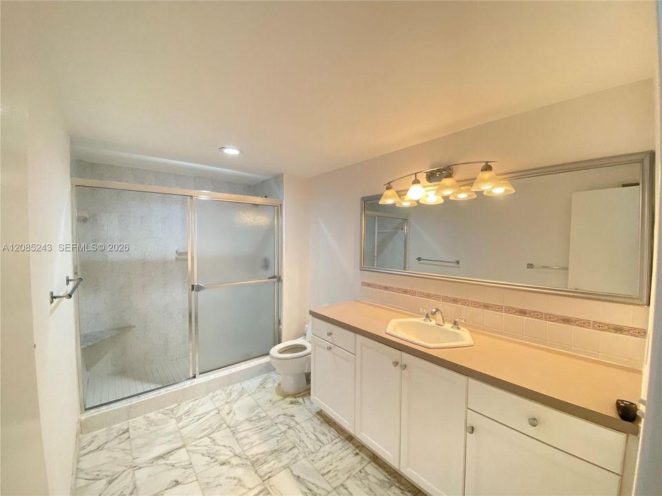 En Renta: $5,395 (2 camas, 2 baños, 1909 Pies cuadrados)