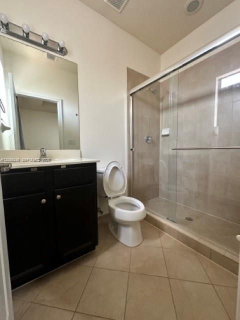 For Rent: $2,300 (3 beds, 2 baths, 1402 Square Feet)