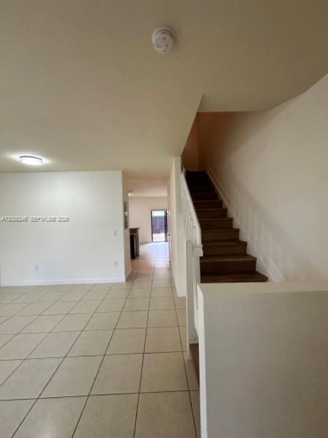 For Rent: $2,300 (3 beds, 2 baths, 1402 Square Feet)