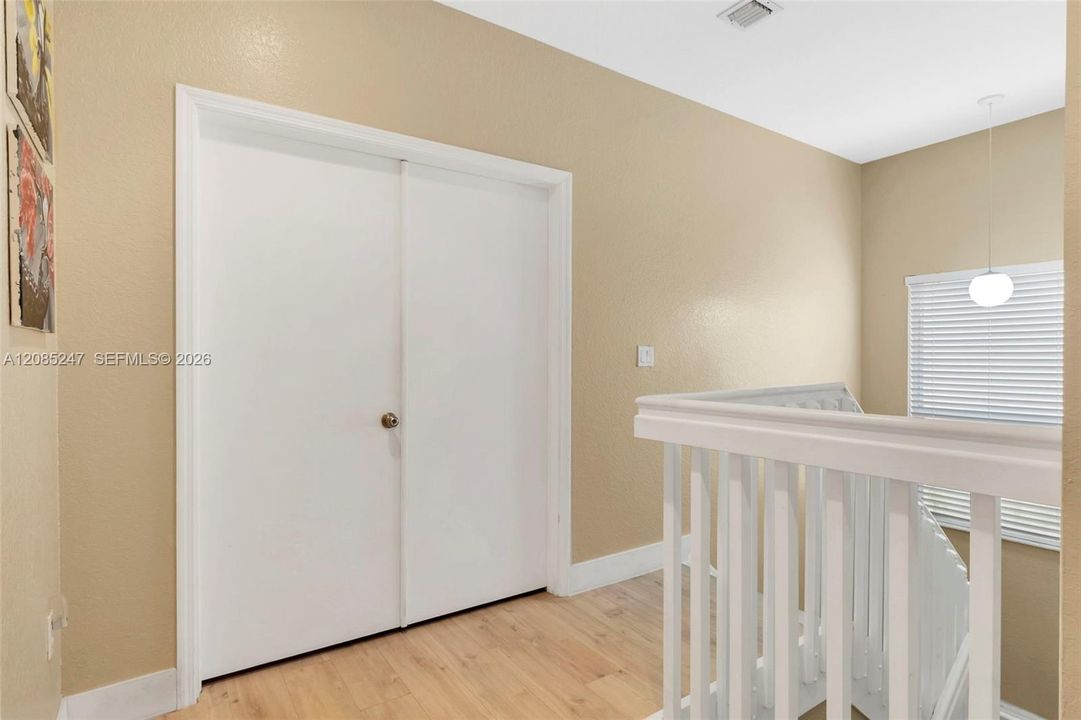 For Sale: $399,900 (3 beds, 2 baths, 1693 Square Feet)