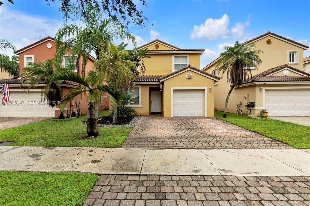 For Sale: $399,900 (3 beds, 2 baths, 1693 Square Feet)