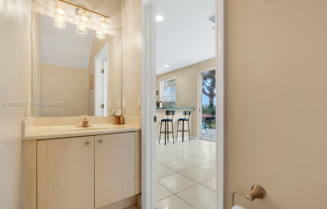 For Sale: $399,900 (3 beds, 2 baths, 1693 Square Feet)