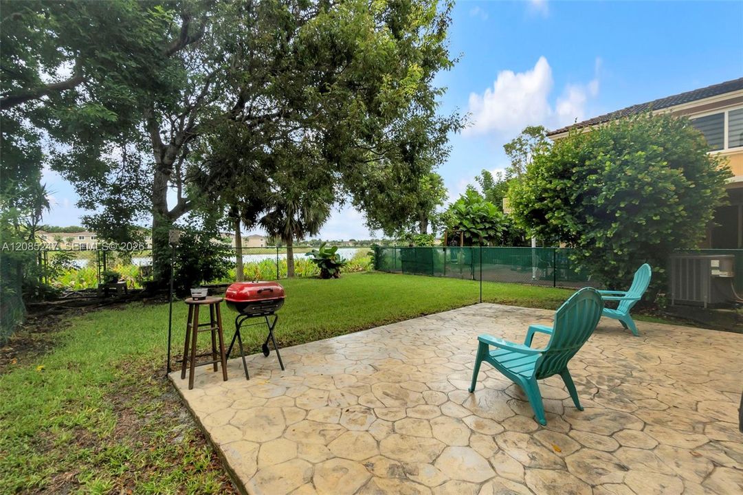 For Sale: $399,900 (3 beds, 2 baths, 1693 Square Feet)