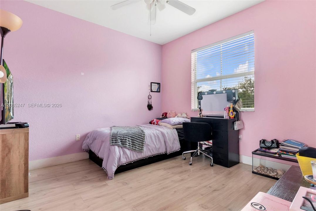 For Sale: $399,900 (3 beds, 2 baths, 1693 Square Feet)