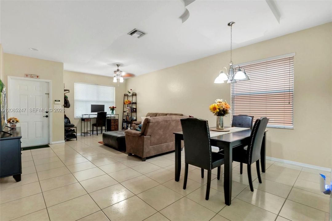 For Sale: $399,900 (3 beds, 2 baths, 1693 Square Feet)