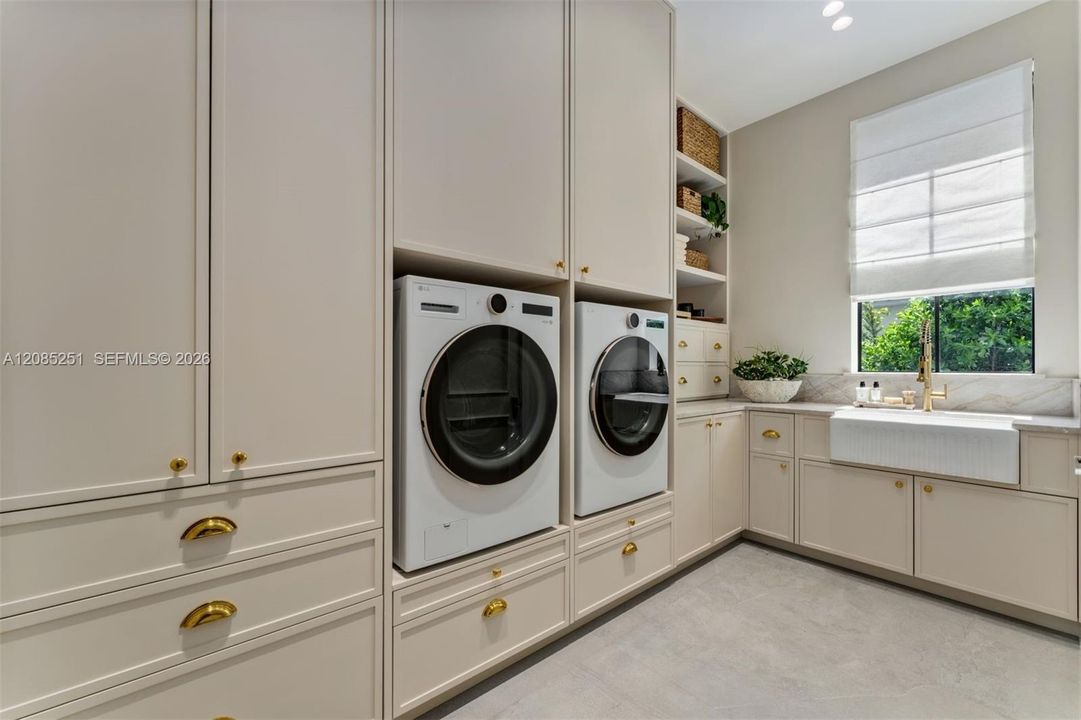 En Venta: $8,500,000 (4 camas, 5 baños, 4150 Pies cuadrados)