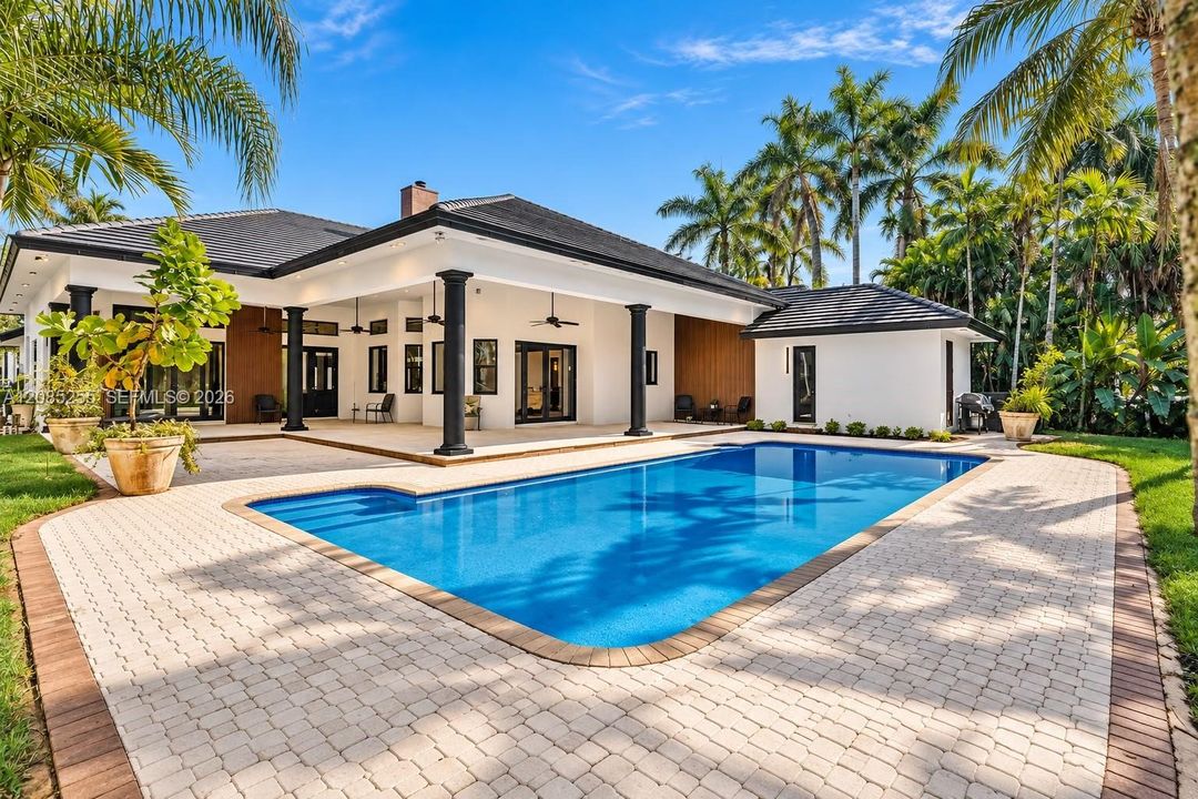 For Sale: $2,485,000 (5 beds, 4 baths, 4153 Square Feet)