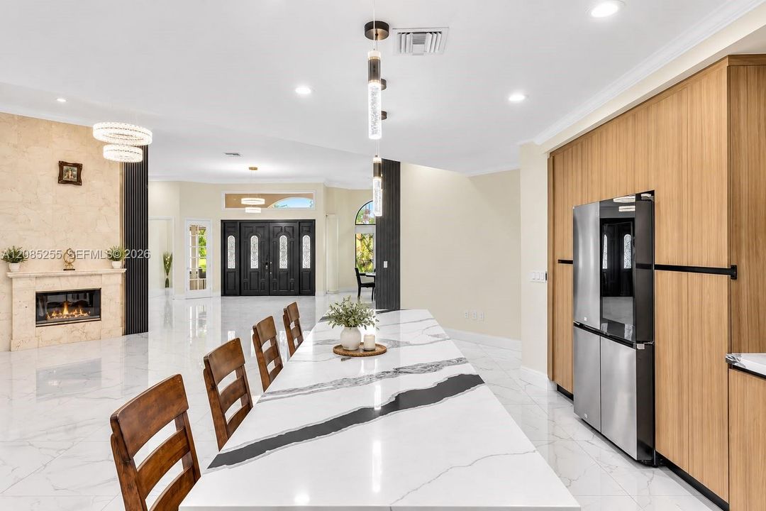 For Sale: $2,485,000 (5 beds, 4 baths, 4153 Square Feet)