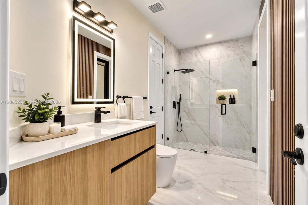 For Sale: $2,485,000 (5 beds, 4 baths, 4153 Square Feet)