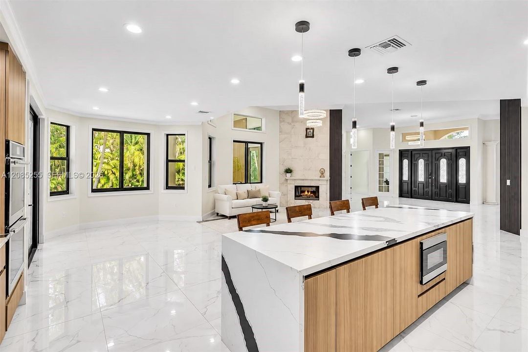 For Sale: $2,485,000 (5 beds, 4 baths, 4153 Square Feet)