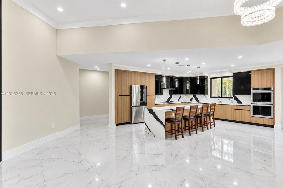 For Sale: $2,485,000 (5 beds, 4 baths, 4153 Square Feet)