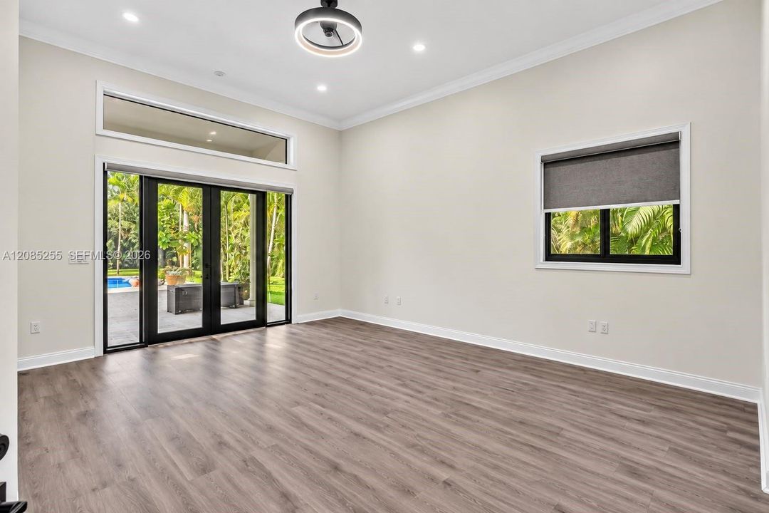 For Sale: $2,485,000 (5 beds, 4 baths, 4153 Square Feet)