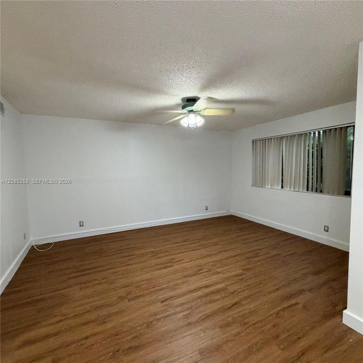 En Renta: $2,225 (2 camas, 2 baños, 1034 Pies cuadrados)