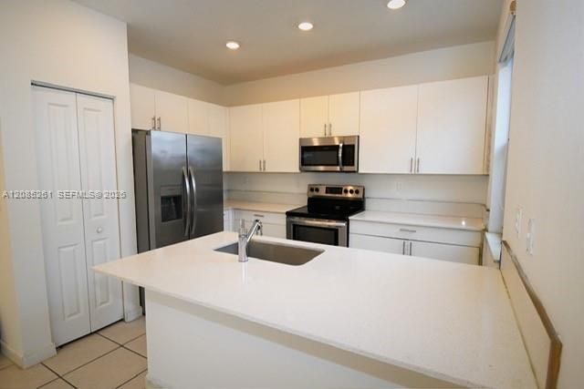 En Venta: $448,000 (3 camas, 2 baños, 1331 Pies cuadrados)