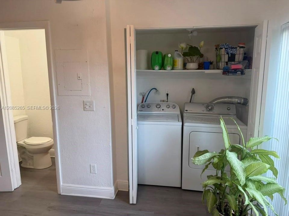 En Renta: $2,400 (2 camas, 1 baños, 1100 Pies cuadrados)