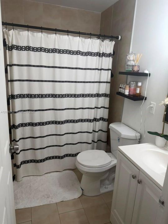 En Renta: $2,400 (2 camas, 1 baños, 1100 Pies cuadrados)