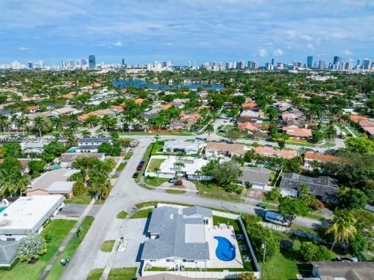 For Rent: $12,000 (6 beds, 4 baths, 2899 Square Feet)