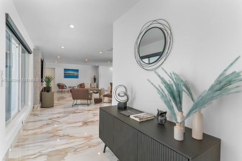 For Rent: $12,000 (6 beds, 4 baths, 2899 Square Feet)