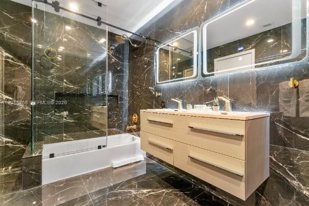 For Rent: $12,000 (6 beds, 4 baths, 2899 Square Feet)