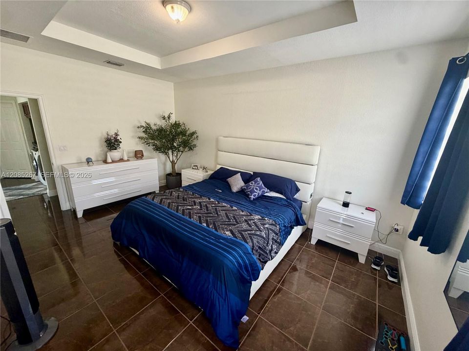 En Venta: $450,000 (3 camas, 2 baños, 1656 Pies cuadrados)