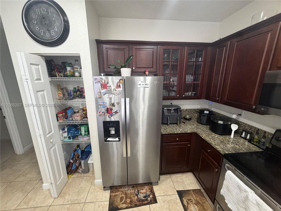 En Venta: $450,000 (3 camas, 2 baños, 1656 Pies cuadrados)