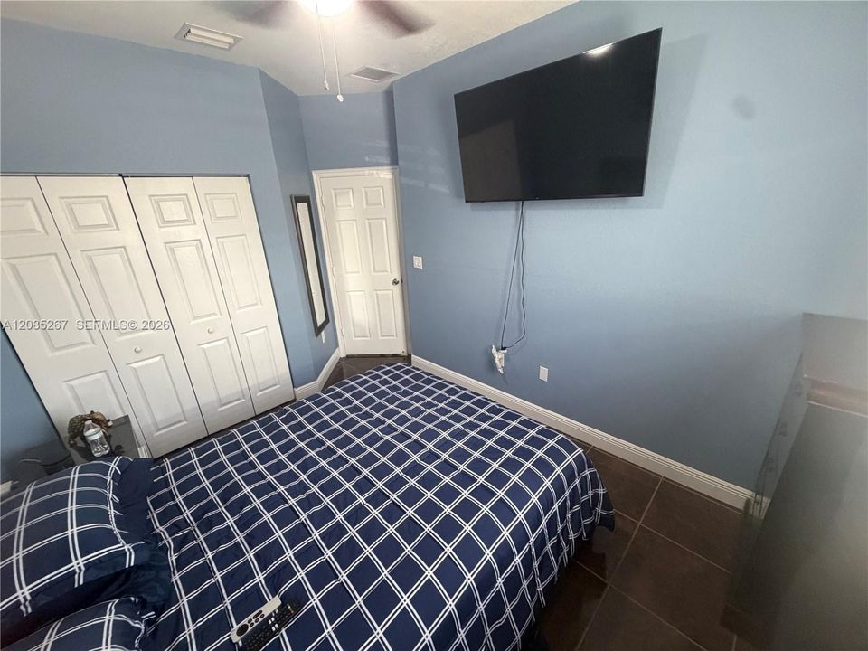 En Venta: $450,000 (3 camas, 2 baños, 1656 Pies cuadrados)