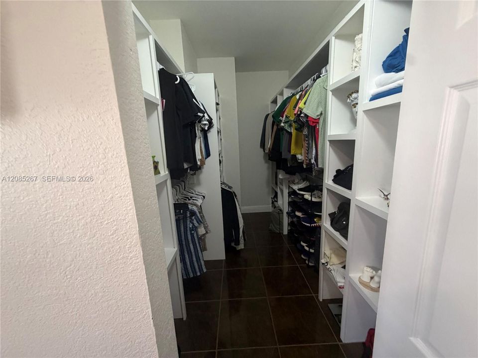 En Venta: $450,000 (3 camas, 2 baños, 1656 Pies cuadrados)