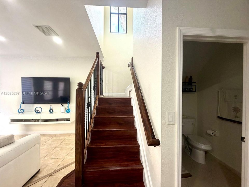 En Venta: $450,000 (3 camas, 2 baños, 1656 Pies cuadrados)